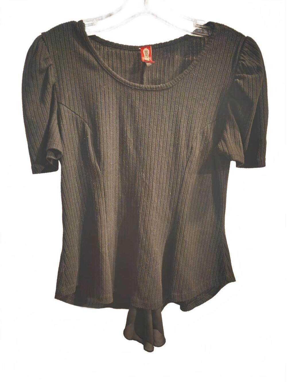 Best Cody Black Short Sleeve Top. No Size Tag Fits like a medium Great condition